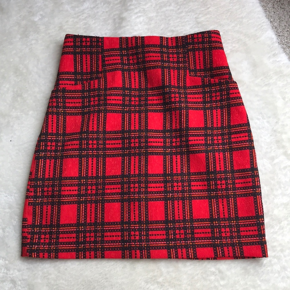 90’s style plaid skirt
